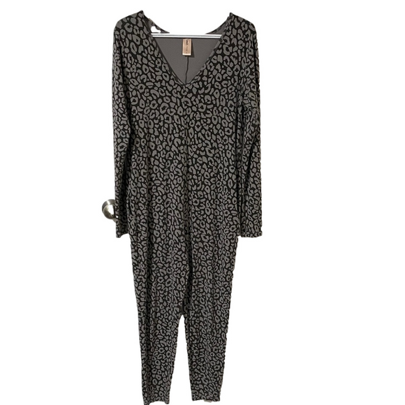 Smash + Tess Pants - Smash + Tess Lexi Leopard Romper Size Small